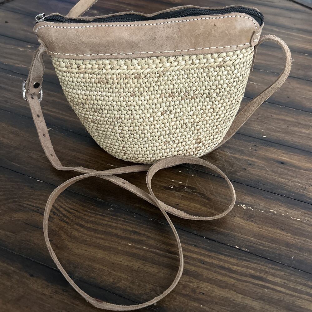 Rattan Small Crossbody Bag Purse Handwoven Boho Summer Leather Strap Zip